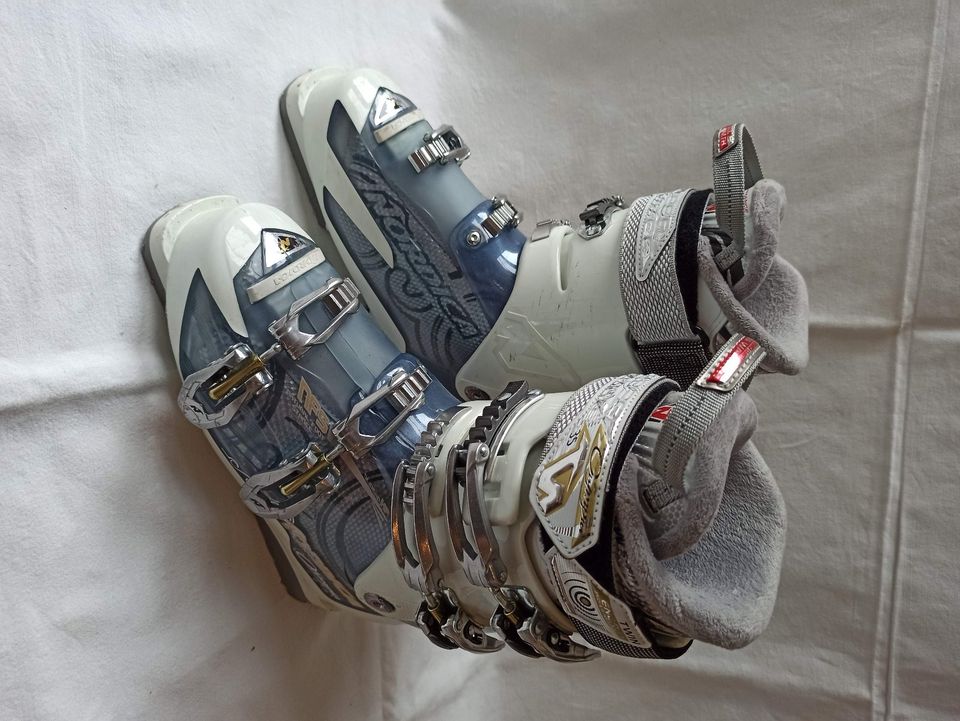 NORDICA Damen oder Teenie SkiSchuh MP25,5 wie neu in Winden