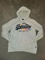 Superdry Damen Pullover in Größe 40. Er ist hell grau mit bunter. Wurster Nordseeküste - Nordholz Vorschau