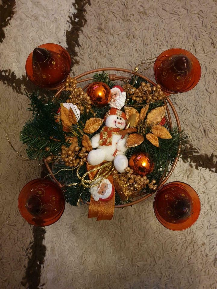 Neu Adventskranz mit Kerzen Schneemann Weihnachtsmann in Schwanewede