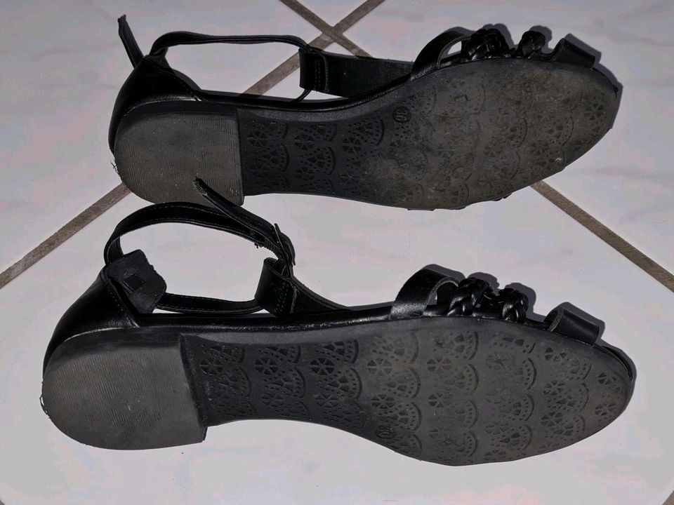 Graceland Sandalen schwarz Größe 36 in Wunstorf