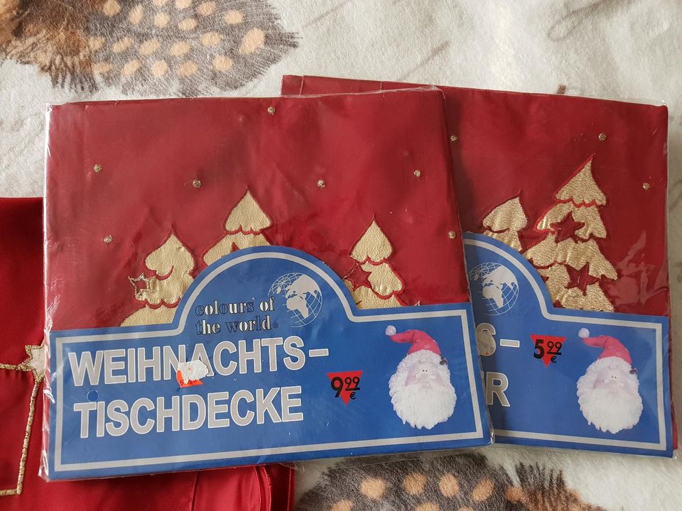 Verschiedene Weihnachts Tischdecken und Läufer in Fränkisch-Crumbach