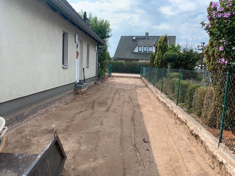 Bagger Radlader Siebanlage in Kremmen