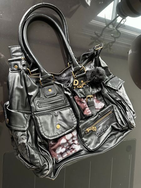 Desigual woman bag 47X5082 2000 black London printed in Nordrhein-Westfalen  - Hamm | eBay Kleinanzeigen ist jetzt Kleinanzeigen