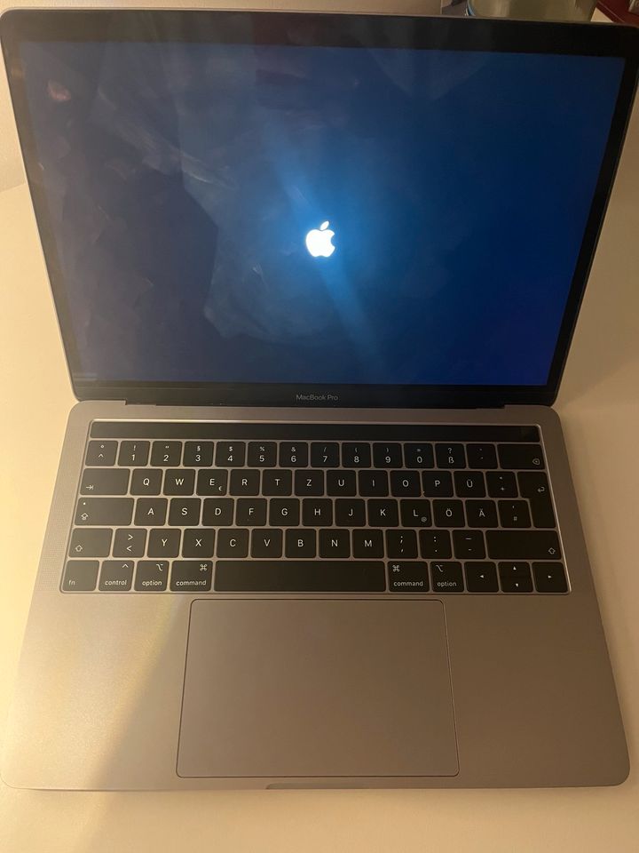 MacBook Pro 2019 256gb in Frankfurt am Main