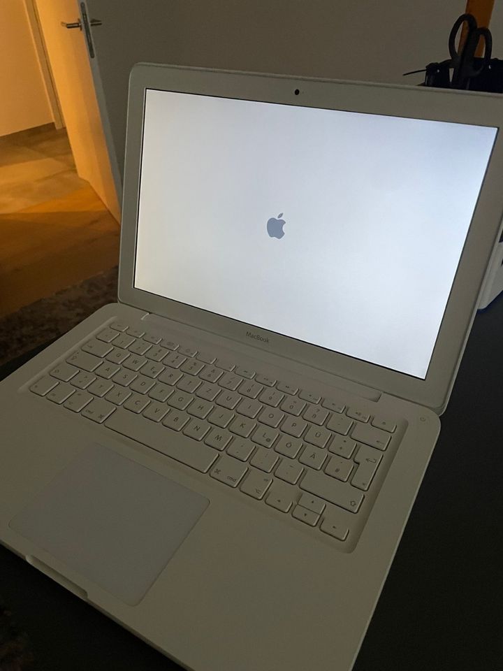 Apple MacBook 13 " Intel 2.26 GHZ Core 2 Duo 8GB RAM in Wesel