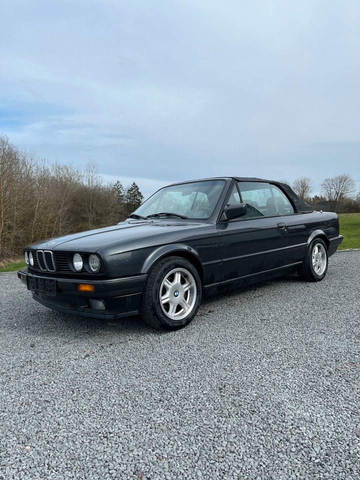 BMW E30 318i Cabrio H- Kennzeichen in Nürburg