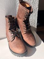 Lederschuhe Lederboots Stars & Stripes Größe 40 - eher 39 Hessen - Braunfels Vorschau