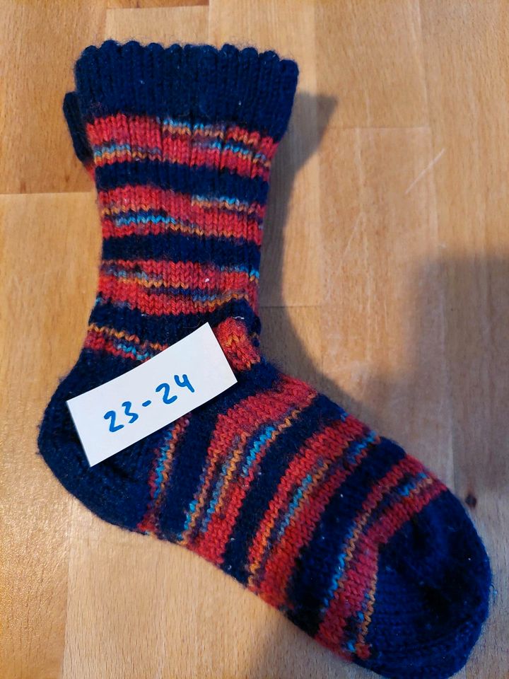 Socken handgestrickt, diy, Sockenwolle 21, 22, 23, 24, 27, 28 in Dresden