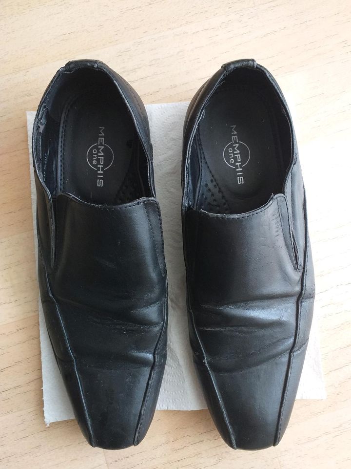 Herren  Schuhe  Gr. 40 in Duisburg