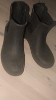 Gartenstiefelette crocs Chelsea Boot W9 Niedersachsen - Küsten Vorschau