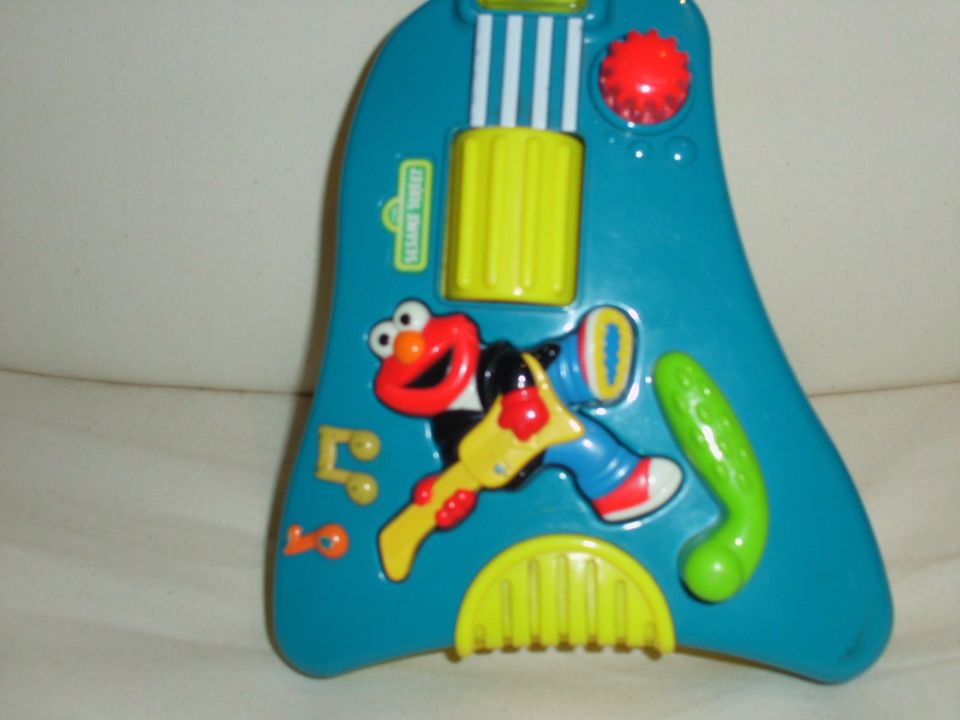 Sesamstraße Elmo Gitarre in Lahntal