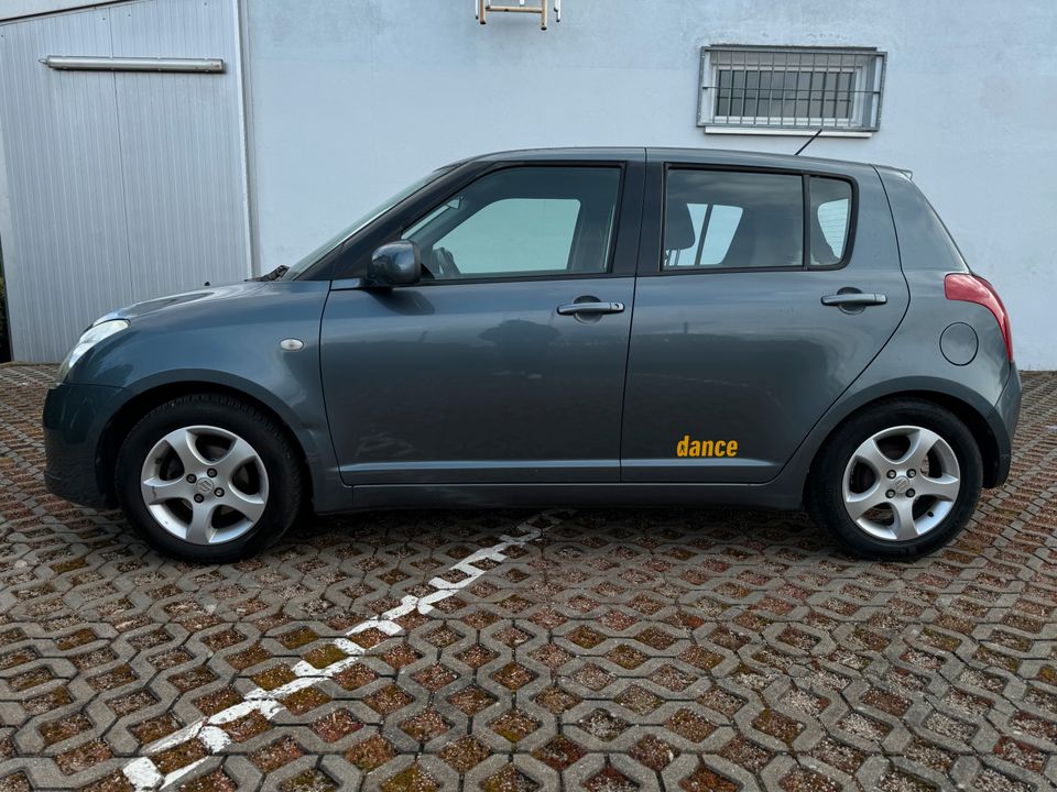 Suzuki Swift 1.3 Dance 4/5 Türig 128.000 KM in Nürnberg (Mittelfr)