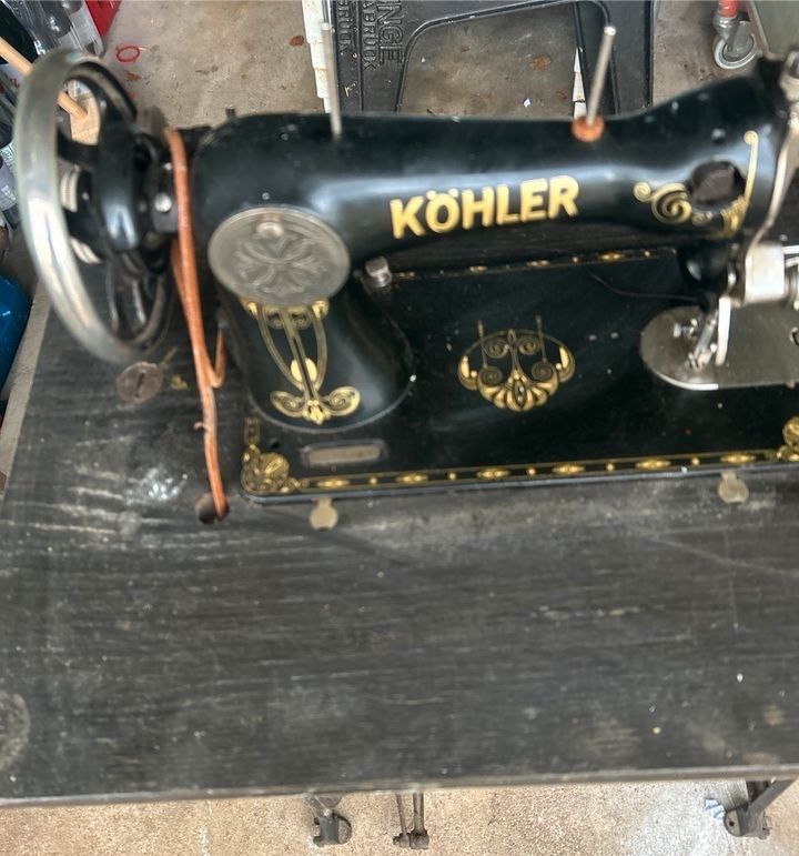 Alte Köhler  Nähmaschine in Uelzen