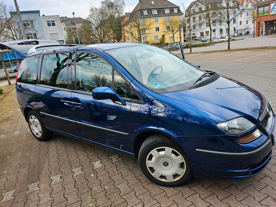 Fiat Ulysse Blau Kombi 7 Sitzer Diesel TÜV Neu  2 Jahre in Wuppertal