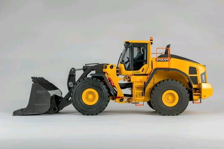 Frontscheibe für Volvo L250/L260 M: 14,5, THS, SEIIPT in Rabenau