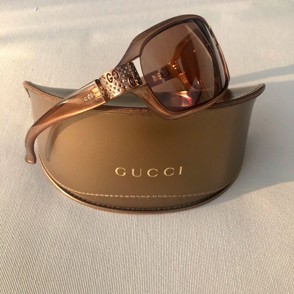 Gucci Sonnenbrille GG 2984/S mit Etui und Brillentuch in Remseck am Neckar