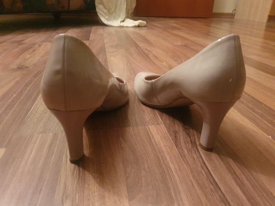 HÖGL GRÖẞE UK 6 EU 39 24,75 CM CREME FARBEN ABSATZ SCHUHE in Dresden