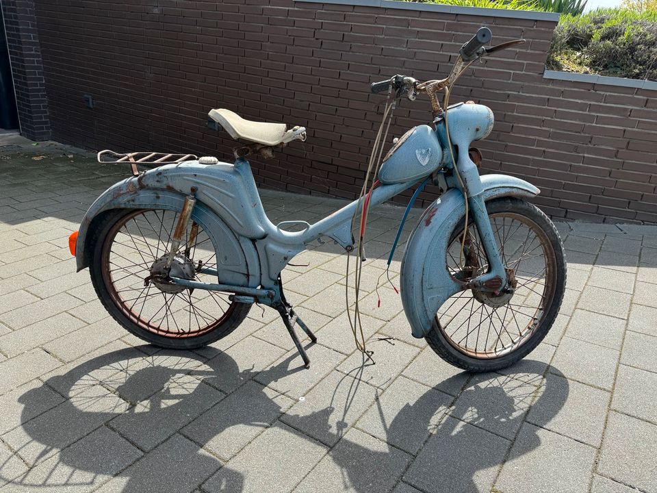 Berva VT50 Moped Oldtimer aus Ungarn in Goldenstedt