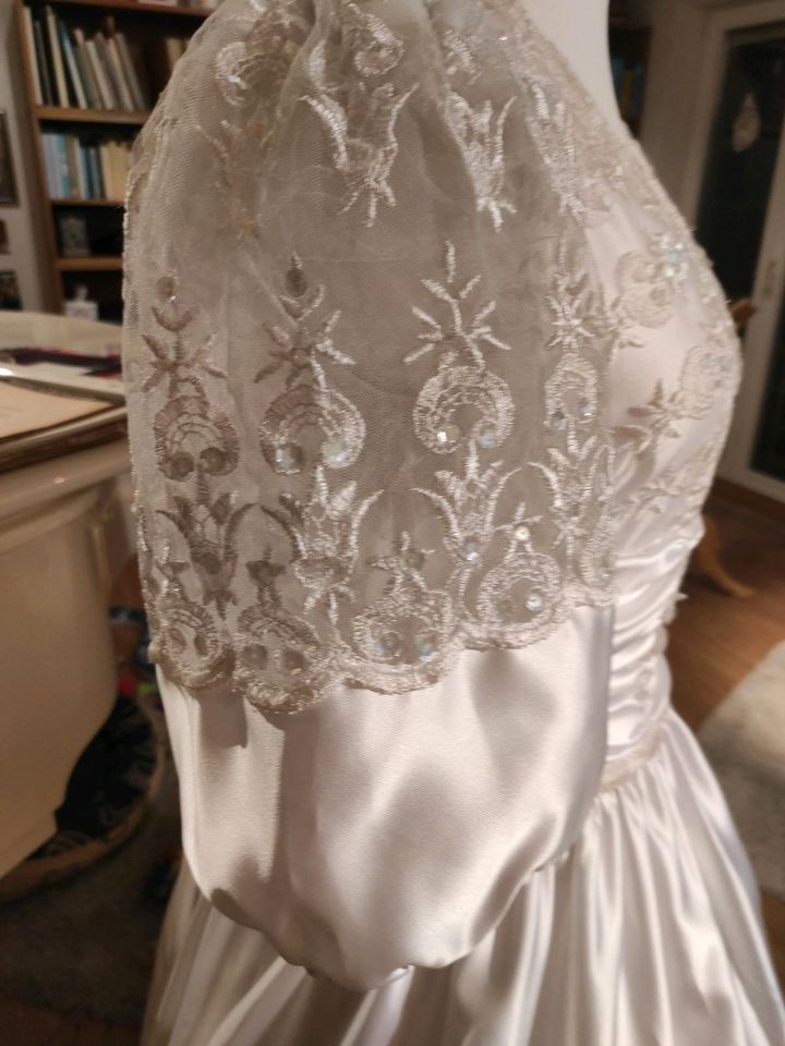 Hochzeitskleid Brautkleid Gr 36. Reifrock, klassisch elegant in Trossingen