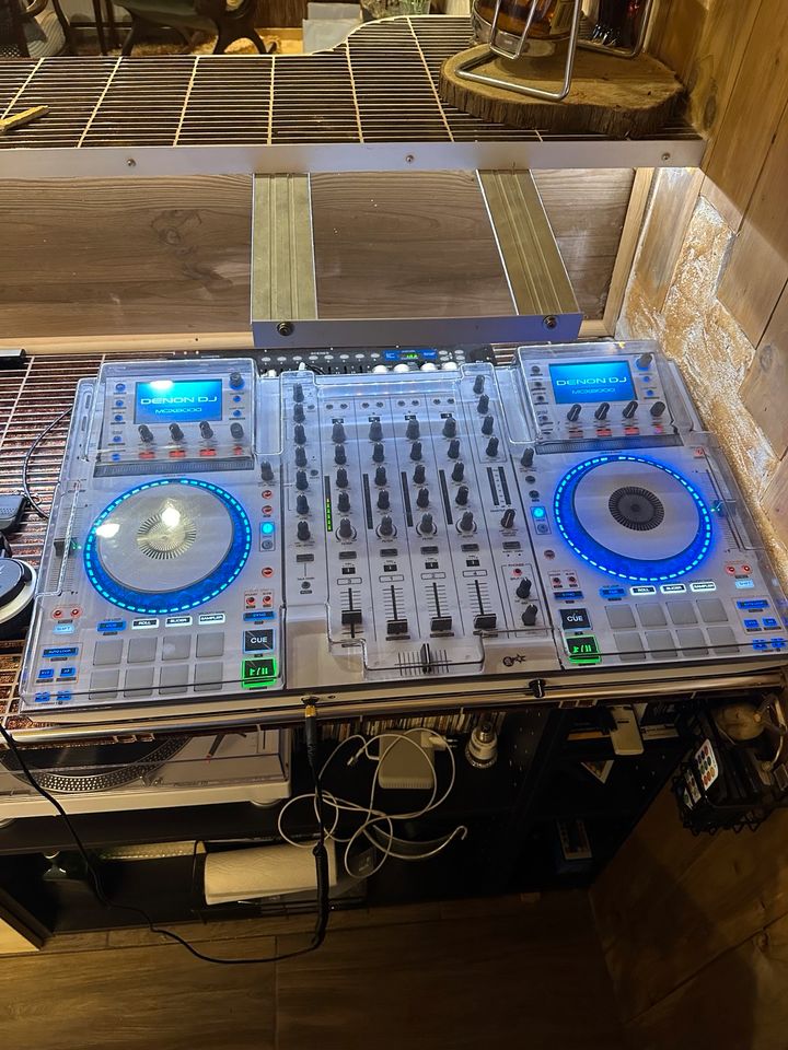 Denon DJ MCX8000 in Weiß kaum gebraucht Tausch oder Verkauf in Erftstadt