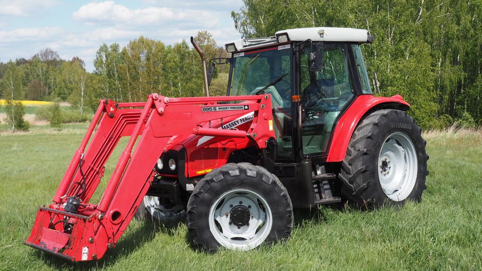 Massey Ferguson 5445 Traktor . Bj 2005 in Rothenburg