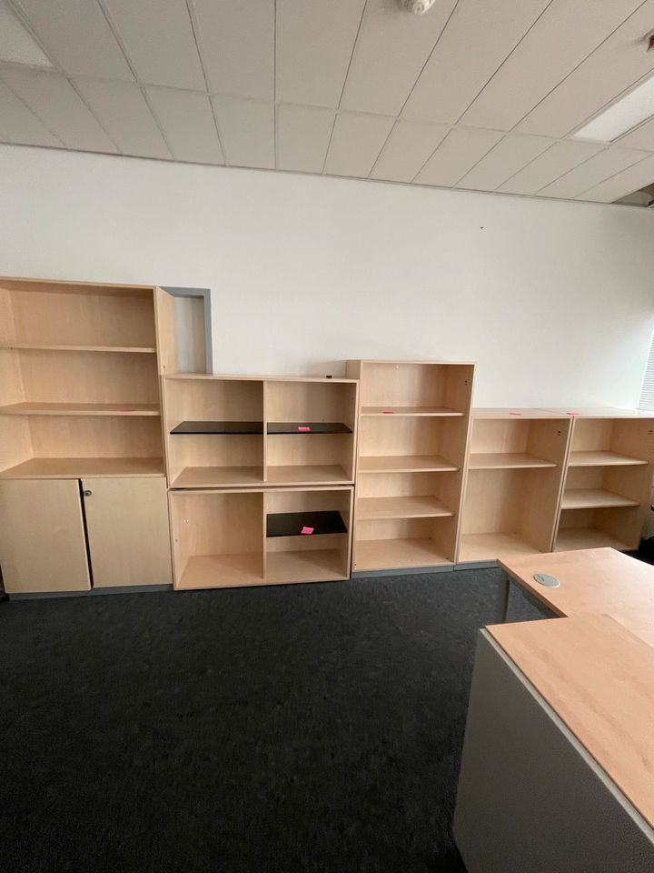 100x Schreibtische, Stühle, Rollcontainer etc. BÜROAUFLÖSUNG in Köln