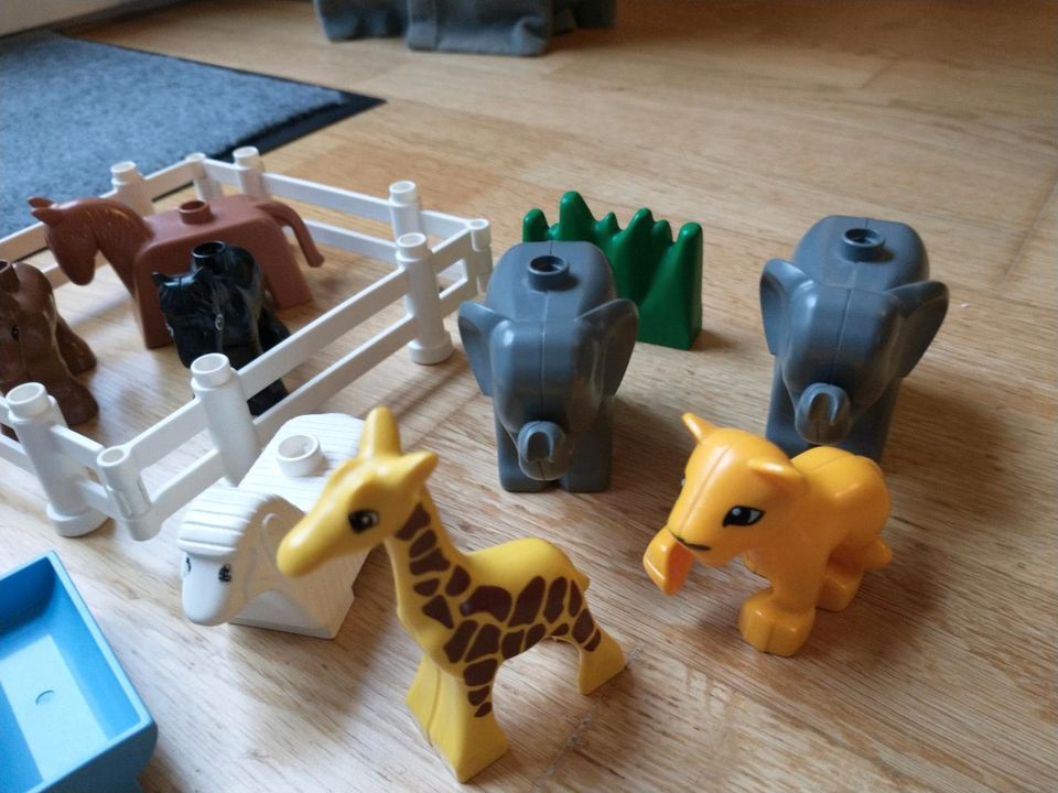 Lego Duplo Tiere Figuren Zoo Bauernhof Pferde Zaun Konvolut in Bremen