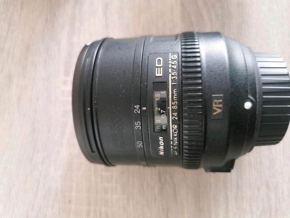 Nikon AF-S 3,5-4,5/24-85 ED G VR in Neumünster