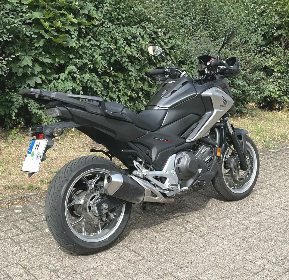 Honda NC 750X RC90 DCT BJ 2016 Euro 4 in Hannover