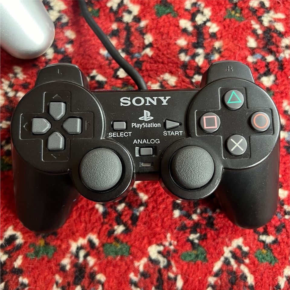 Sony Playstation 2 PS2 - Analog Dualshock Controller SCPH-10010 in Hamburg