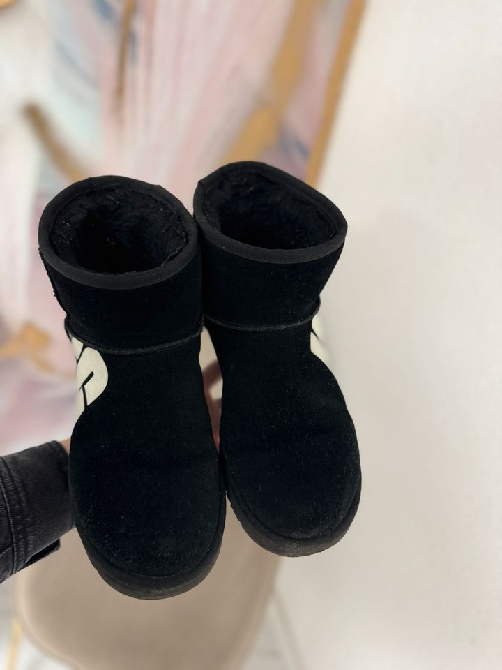 UGG Boots Damen in Hanau