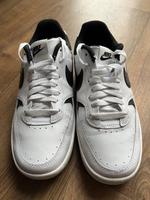 Nike Sneaker Weiß/Schwarz – Größe 39 Köln - Ehrenfeld Vorschau