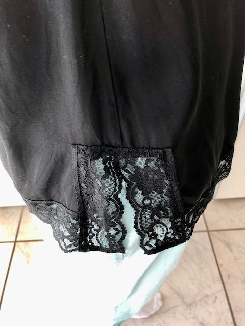 HALLHUBER Satin Top Bluse mit Spitze schwarz TOP WIE NEU in Kellinghusen