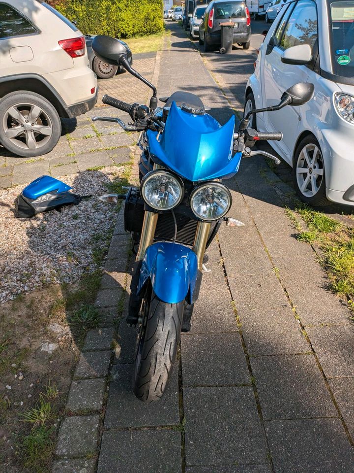 Triumph Triple 1050 in Hennef (Sieg)