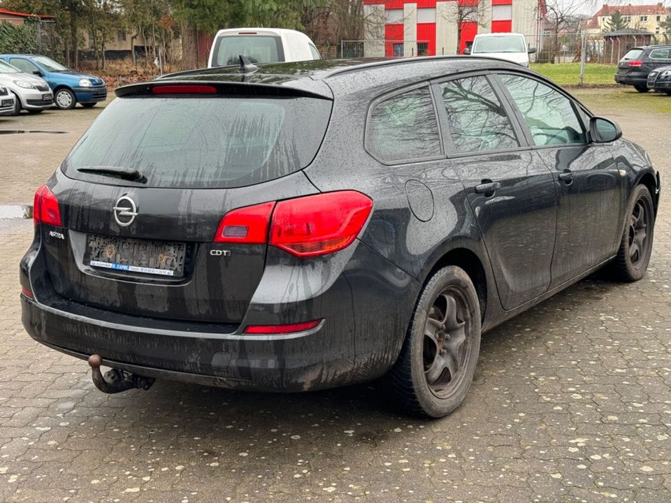 Opel Astra J Sports Tourer Design Edition in Güstrow