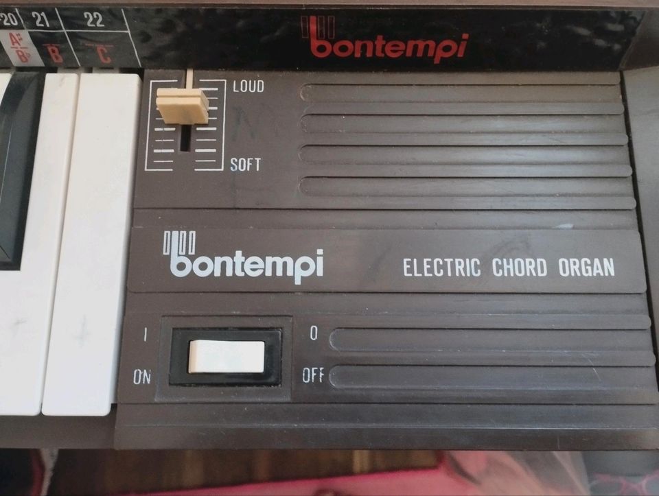 Orgel Bontempi Elektrik Chord Organ Vintage in Thurmansbang