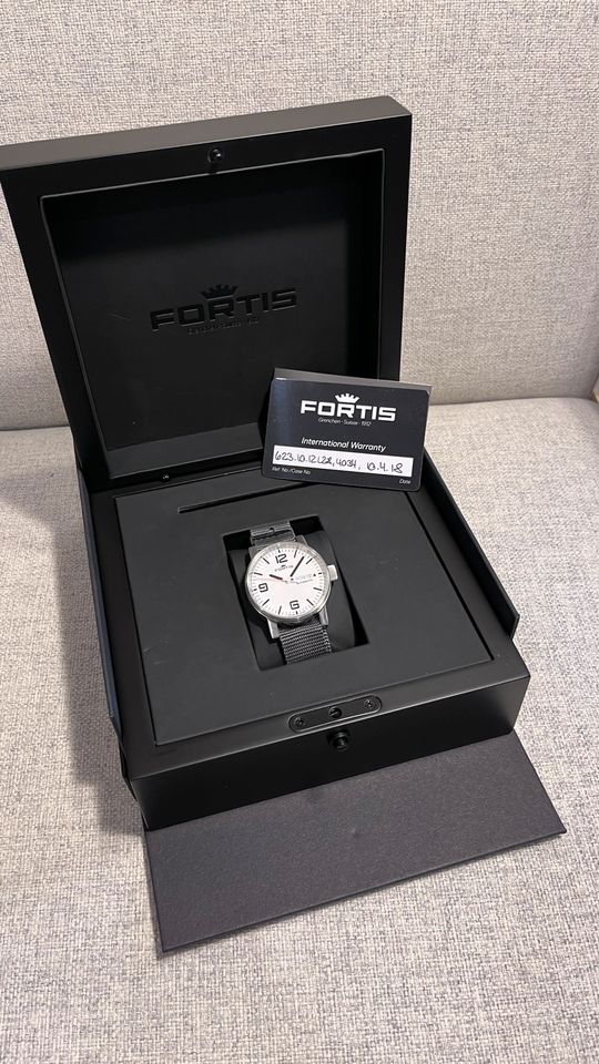 Fortis Spacematic Steel White auf Natoband in Dettighofen