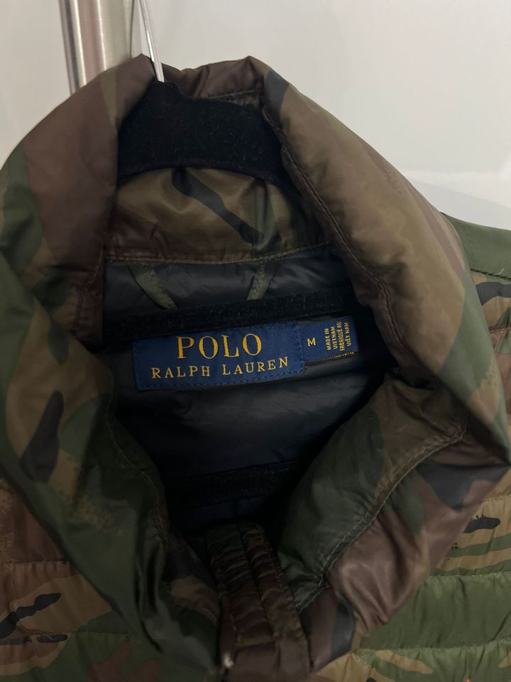 Polo Ralph Lauren Camouflage Daunenjacke, Größe M in Remscheid