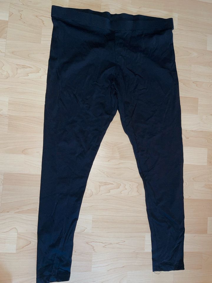 Sporthose Esmara, Gr. XL, schwarz in Friedberg (Hessen)