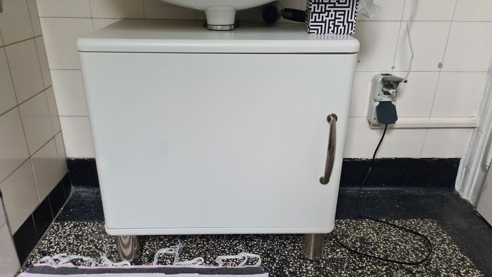 Waschbeckenunterschrank, weiß, solide, chick in Hannover