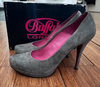 Buffalo Heels mit kleinem Plateau / Gr. 41 / grau / Leder Frankfurt am Main - Bornheim Vorschau