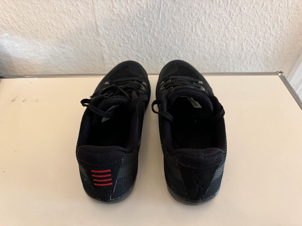 Nike Kobe 11 EM Low Black Cool Grey 44 10 Basketball Schuhe in Hamburg