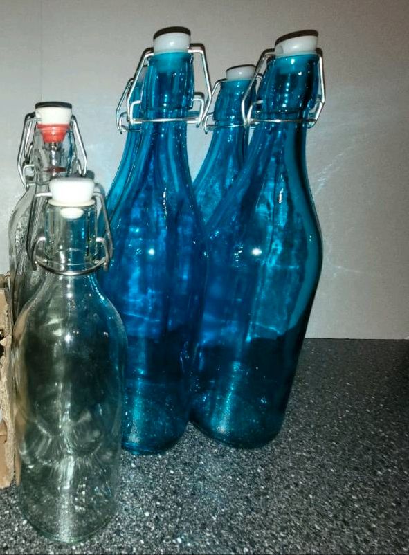 Glasflaschen Bügelverschluss 1l; 500ml Klarglas und blau in Kiel