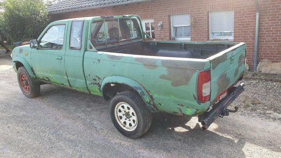 Nissan Pickup MS22, Diesel King CAB in Leichlingen