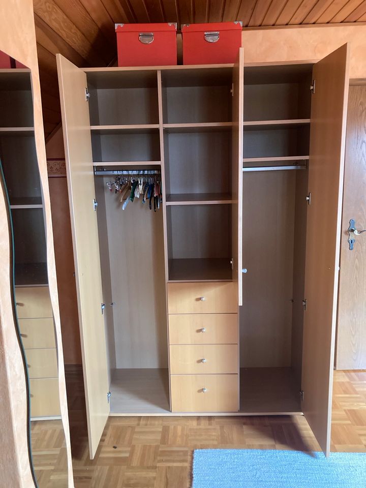 Kleiderschrank / Schrank/ Paidi / Buche / in Hille