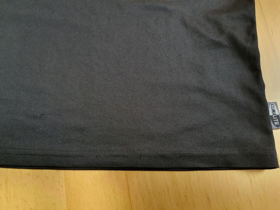 2 x Sport Funktions Fußball Lauf Shirts Adidas Falke 164 in Hannover
