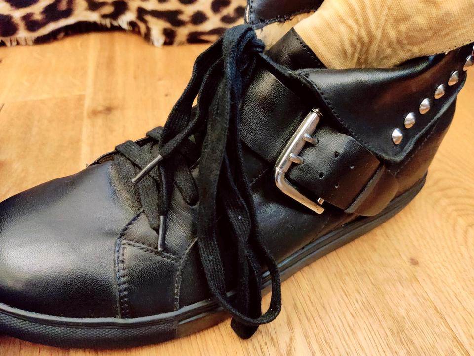 NEU! Buffalo Sneaker, versteckter Absatz, schwarz-silber, Leder in Berlin