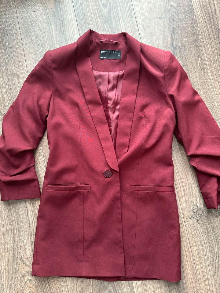 Klassischer Blazer ASOS gekrempelte Ärmel Bordeaux Gr. 34 in Siegen