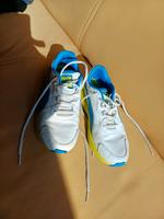 Hallenschuhe von Puma  Gr. 37 in weiß  mit blau, frühlingsgrün Nordrhein-Westfalen - Rösrath Vorschau