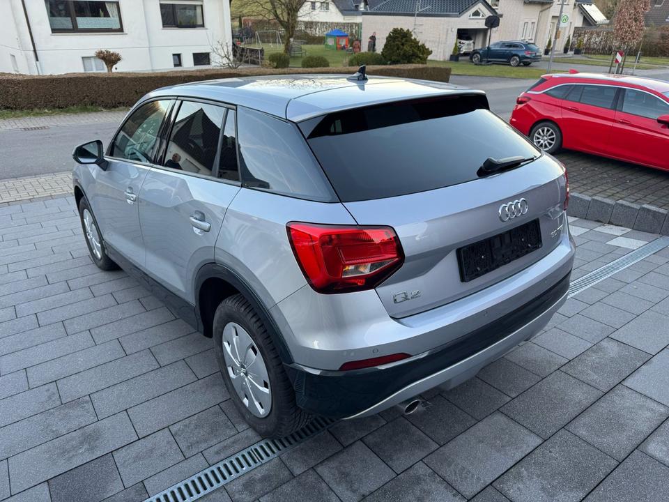 Audi Q2 mit Apple CarPlay, Navi, Sitzheizung, Klimaautomatik, ACC in Lindlar